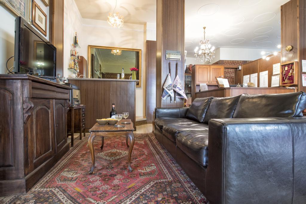Hotel Marisa Albenga Bagian luar foto