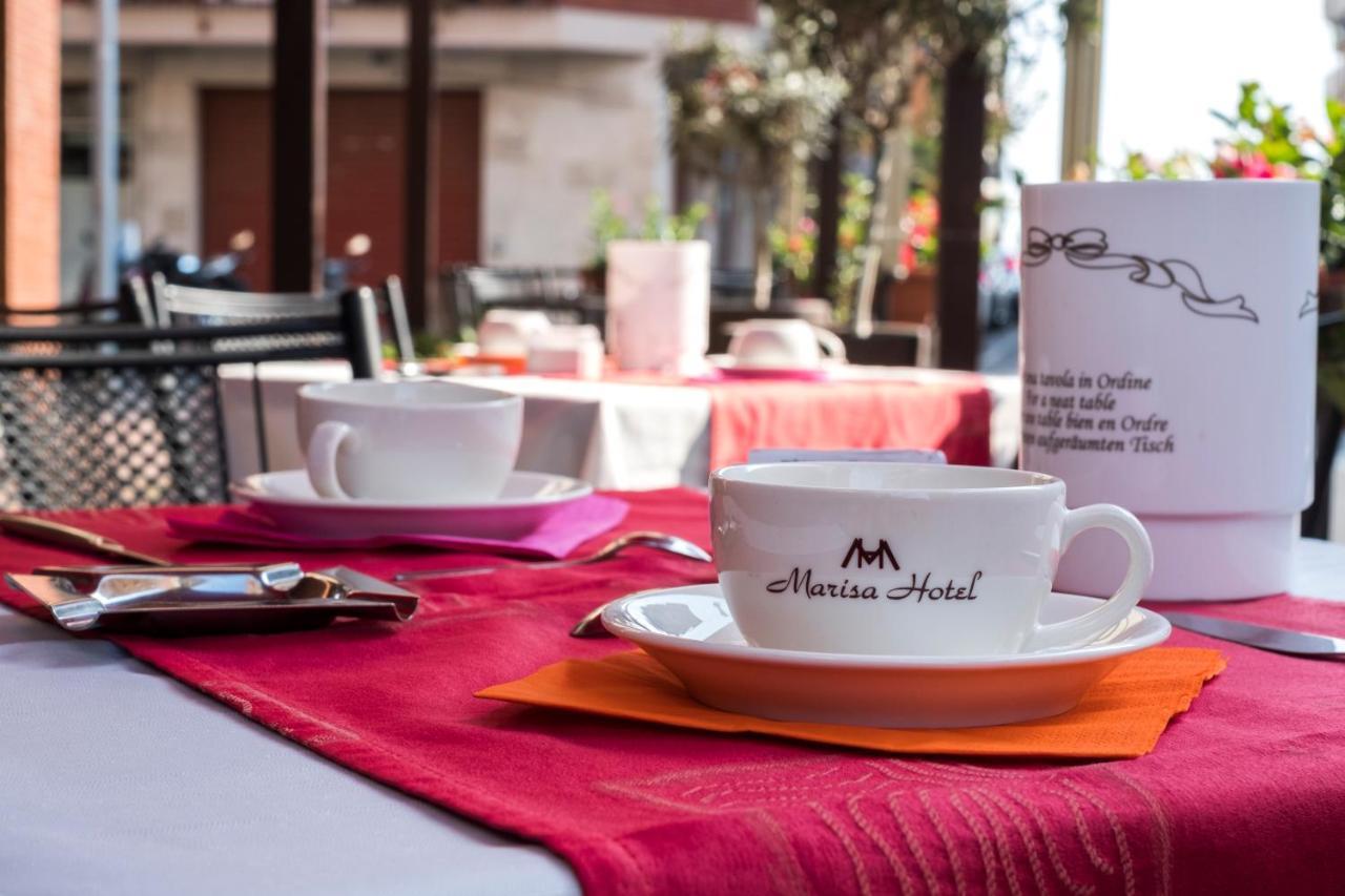 Hotel Marisa Albenga Bagian luar foto