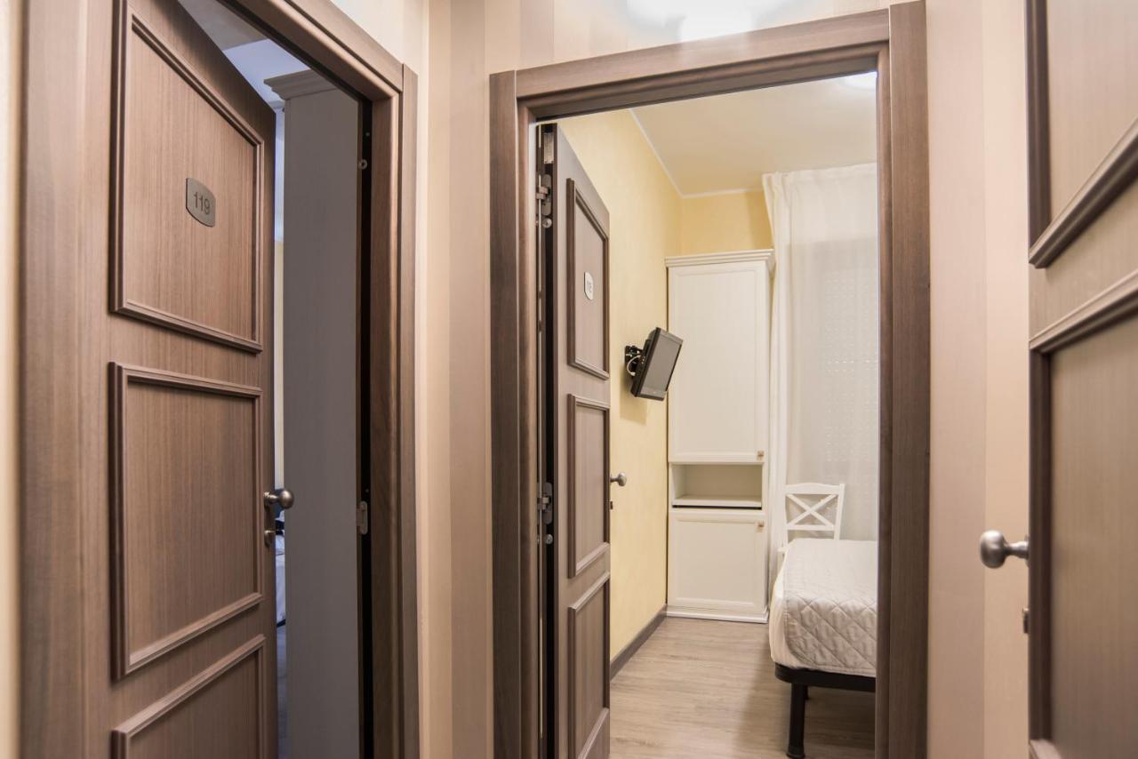 Hotel Marisa Albenga Bagian luar foto