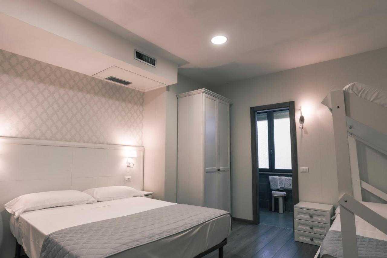 Hotel Marisa Albenga Bagian luar foto